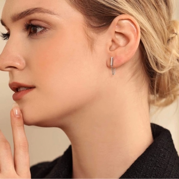 SILVER 18k White Gold Plated Bar Chain Linked Earrings - Picture 2 of 3